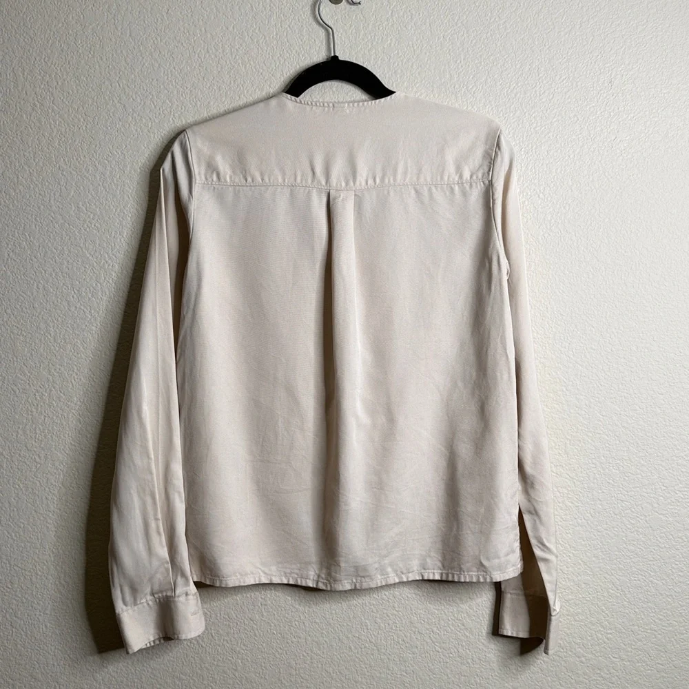 KOTN long sleeve button down big pockets blouse cream XS EUC